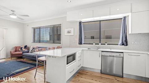 Yacaaba Beautiful Waterfront Location - Tourism Caloundra 6