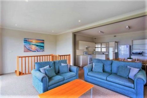 Seaside Beach House 25 Seaside Pde - Tourism Caloundra 6