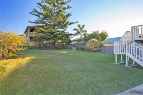 Seaside Beach House 25 Seaside Pde - Tourism Caloundra 1