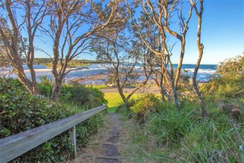 Seaside Beach House 25 Seaside Pde - Tourism Caloundra 3