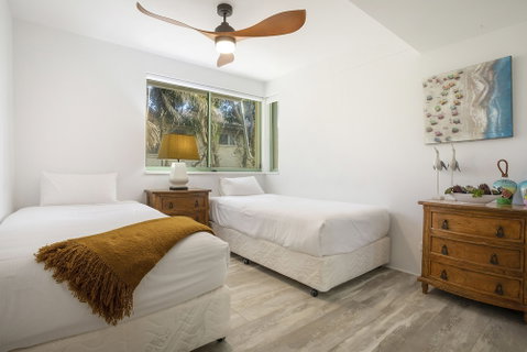 Apartment 2 Surfside - Tourism Caloundra 1