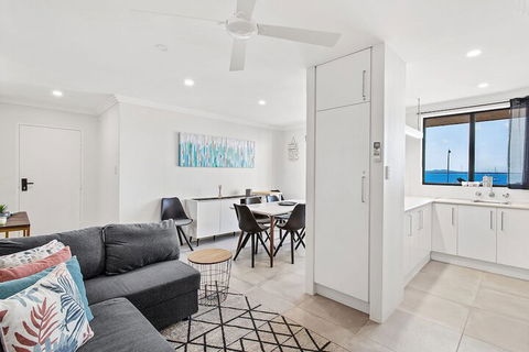 Bay Village Unit 11 / 47 Shoal Bay Road - Tourism Caloundra 1