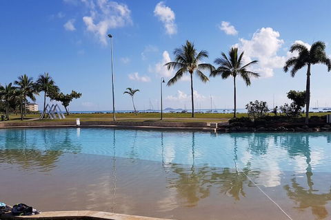 WHITSUNDAY Spacious & Comfortable Moments From Picturesque Boardwalk - Tourism Caloundra 1