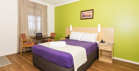 Hedland Hotel - Tourism Caloundra 2