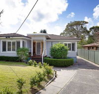 Rubys Retreat 44 Achilles Street pet friendly aircon  boat parking - Tourism Caloundra
