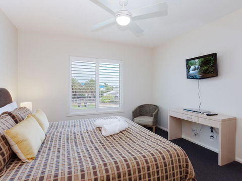 Oaks Pacific Blue 278 265 Sandy Point Road - Tourism Caloundra 3