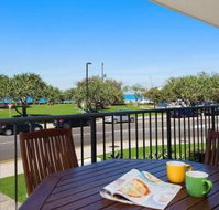 Kings Beach Ocean Front Views Private Balcony overlooking Kings Beach - Tourism Caloundra