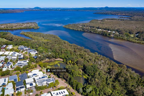 Ultimate Light & Space Noosa Heads - Tourism Caloundra 3