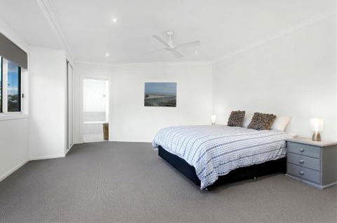 Coastal Retreat - Tourism Caloundra 2