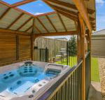 Ohana on the Island - Tourism Caloundra