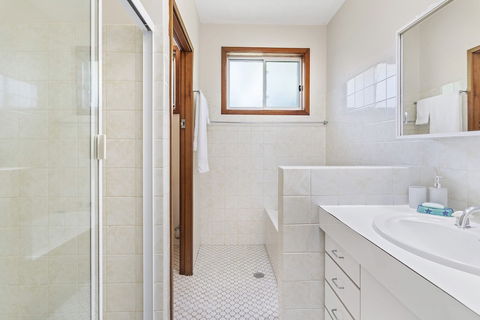 Seaview Cresent, 4 - Tourism Caloundra 2