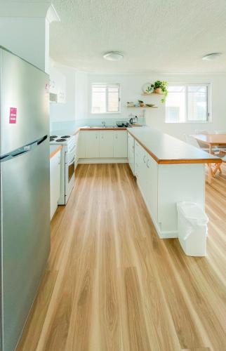 Sanctuary Shores 2 Bedroom Apartment - Tourism Caloundra 3