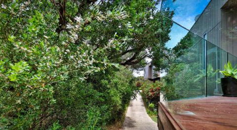 SURF Side SECRET INVERLOCH - Tourism Caloundra 6