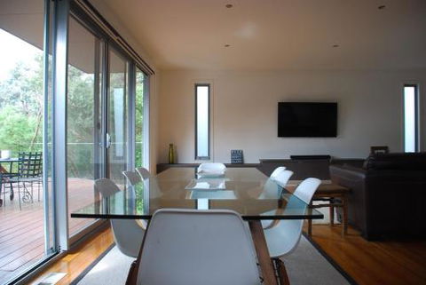 SURF Side SECRET INVERLOCH - Tourism Caloundra 5