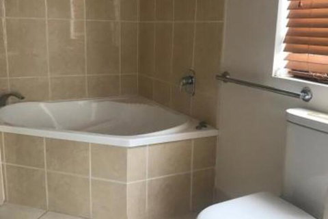 Townsville Strand Lighthouse Apartment 3 - Tourism Caloundra 5