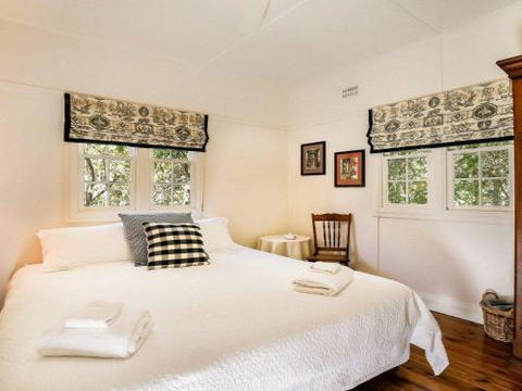 LAVENDER COTTAGE Alpine Southern Highlands 4pm Check Out Sundays - Tourism Caloundra 6