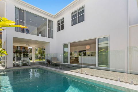 Ocean Pearl - Tourism Caloundra 0