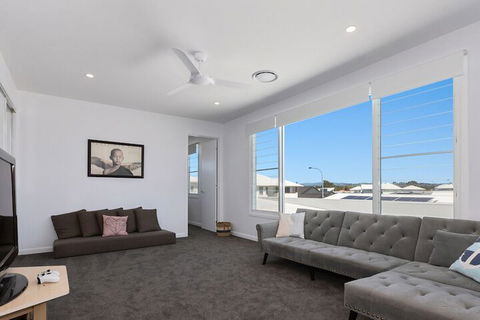 Ocean Pearl - Tourism Caloundra 1