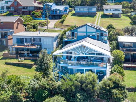NANNY & POPPYS BEACH HOUSE Gerroa 4pm Check Out Sundays - Tourism Caloundra 0