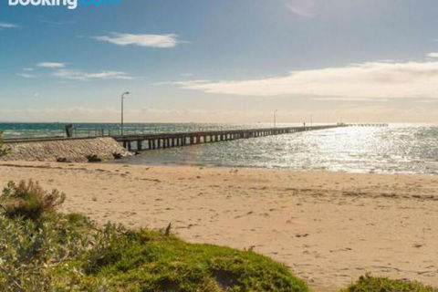 Rye Poolside Escape - Tourism Caloundra 3