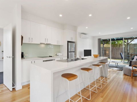 NORMANBY Coastal FREE WIFI & NETFLIX - Tourism Caloundra 2