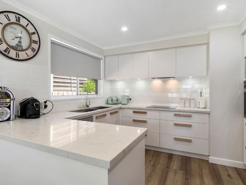 Rosebud Family Escape On Laurens - Tourism Caloundra 2