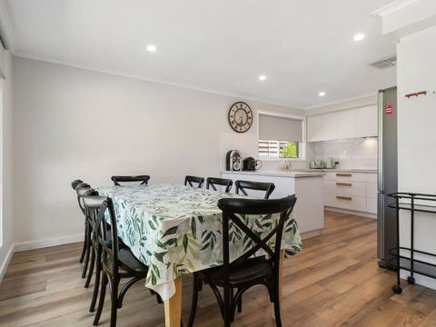 Rosebud Family Escape On Laurens - Tourism Caloundra 1