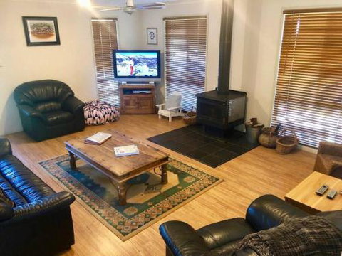 1 Tecoma Avenue Sandy Point - Tourism Caloundra 0