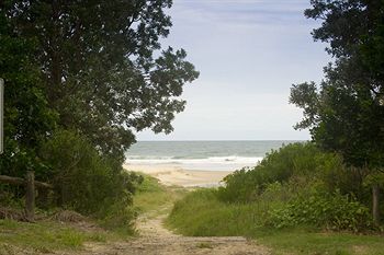 North Coast Holiday Parks Hungry Head Cabins - Tourism Caloundra 4