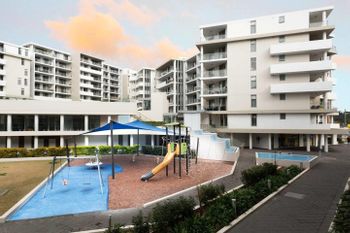 Executive Designer Apartment With Pool + Parking - Tourism Caloundra 3