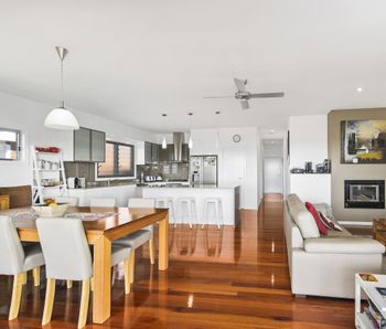 SUNNY DAZE BONNY HILLS - Tourism Caloundra 4