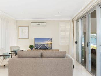 Soldiers Point Road 2 163 Seaside Splendour - Tourism Caloundra 0