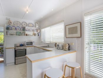 Oriole Street Cottage - Tourism Caloundra 4