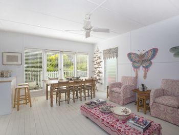 Oriole Street Cottage - Tourism Caloundra 5