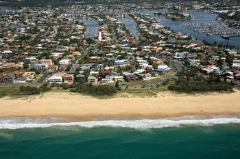 Oomoo 27a - Tourism Caloundra 0