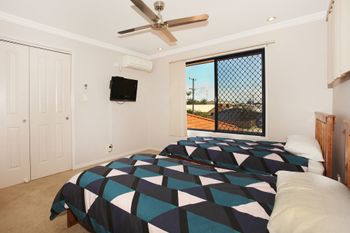 Oomoo 27a - Tourism Caloundra 1