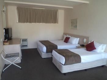 Oriana Motor Inn - Tourism Caloundra 1