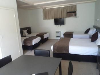 Oriana Motor Inn - Tourism Caloundra 5