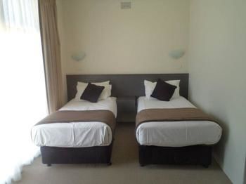 Oriana Motor Inn - Tourism Caloundra 2