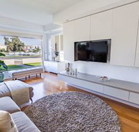 Serene Marinafront 3BR Retreat - Tourism Caloundra