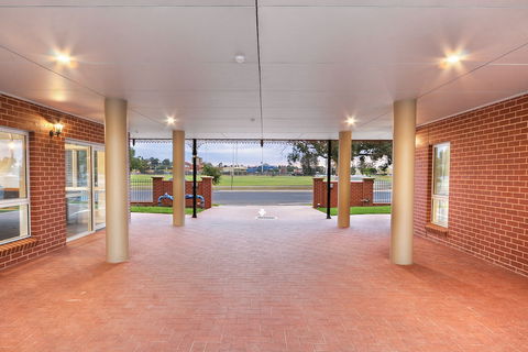 BEST WESTERN Plus Bolton On The Park - Tourism Caloundra 0