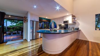 Shute Thru - Tourism Caloundra 3