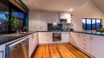 Shute Thru - Tourism Caloundra 2