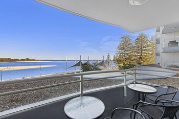 The Oak Room 106 - Tourism Caloundra 0