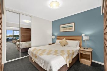 The Oak Room 106 - Tourism Caloundra 4
