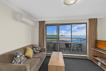 The Oak Room 106 - Tourism Caloundra 5