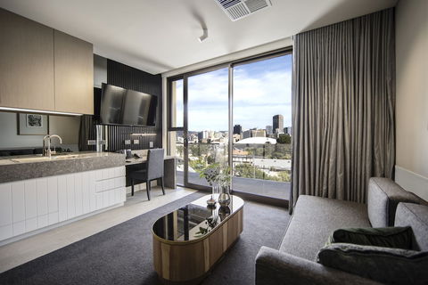 Majestic M Suites - Tourism Caloundra 6
