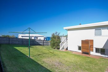 Toms Beach House - Tourism Caloundra 2