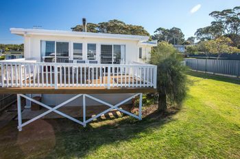 Toms Beach House - Tourism Caloundra 1