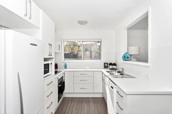 Toms Beach House - Tourism Caloundra 4